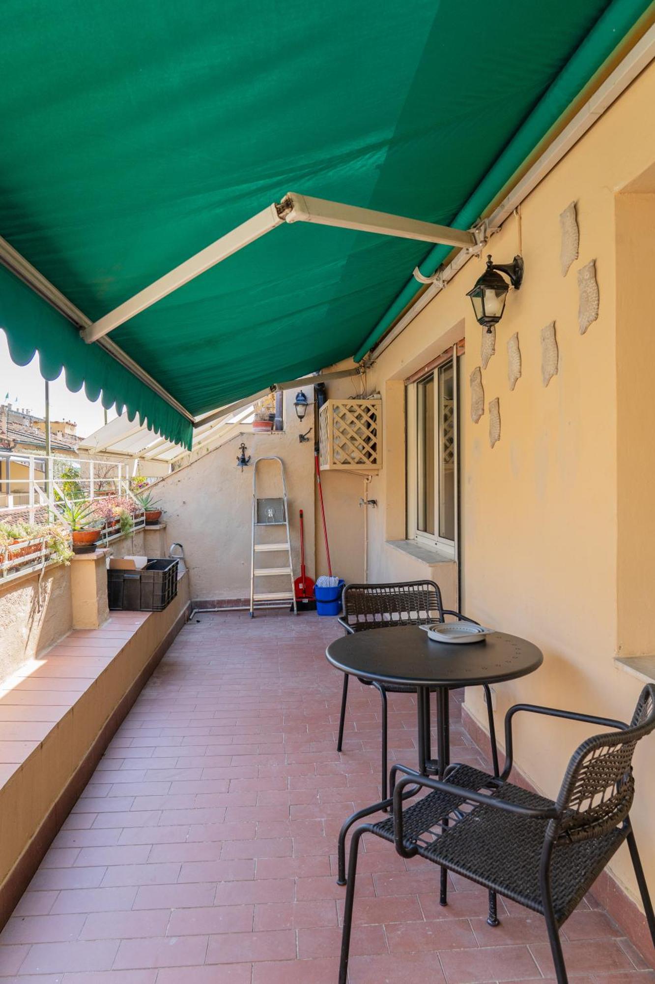 Friendly & Small 1-Br Apt With Beautiful Terrace Floransa Dış mekan fotoğraf